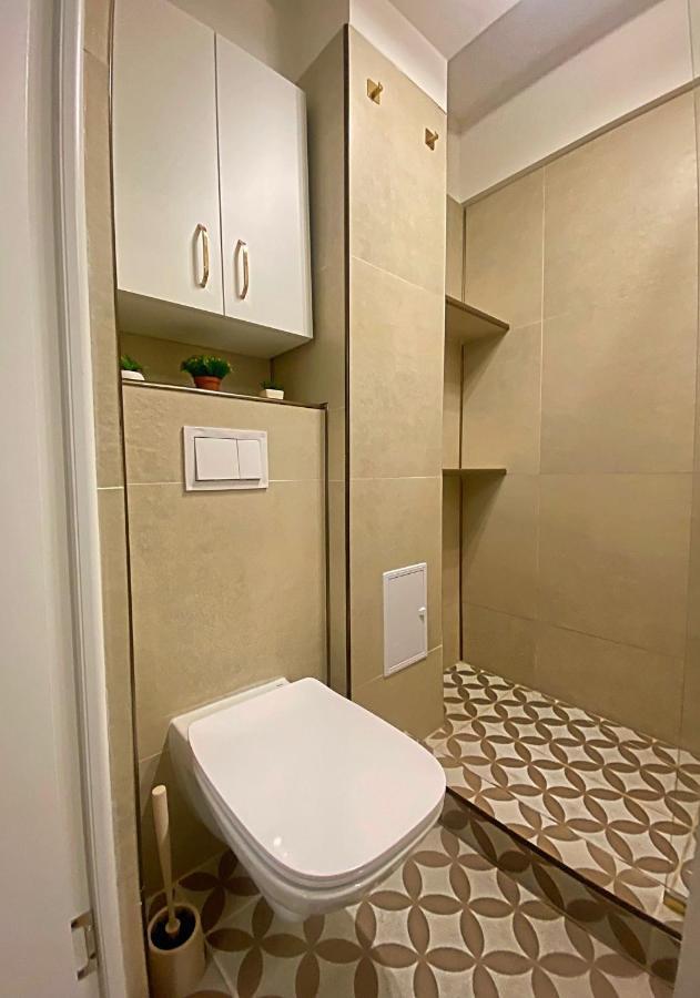 Mina City Center Apartment Amzei Bukarest Exteriör bild